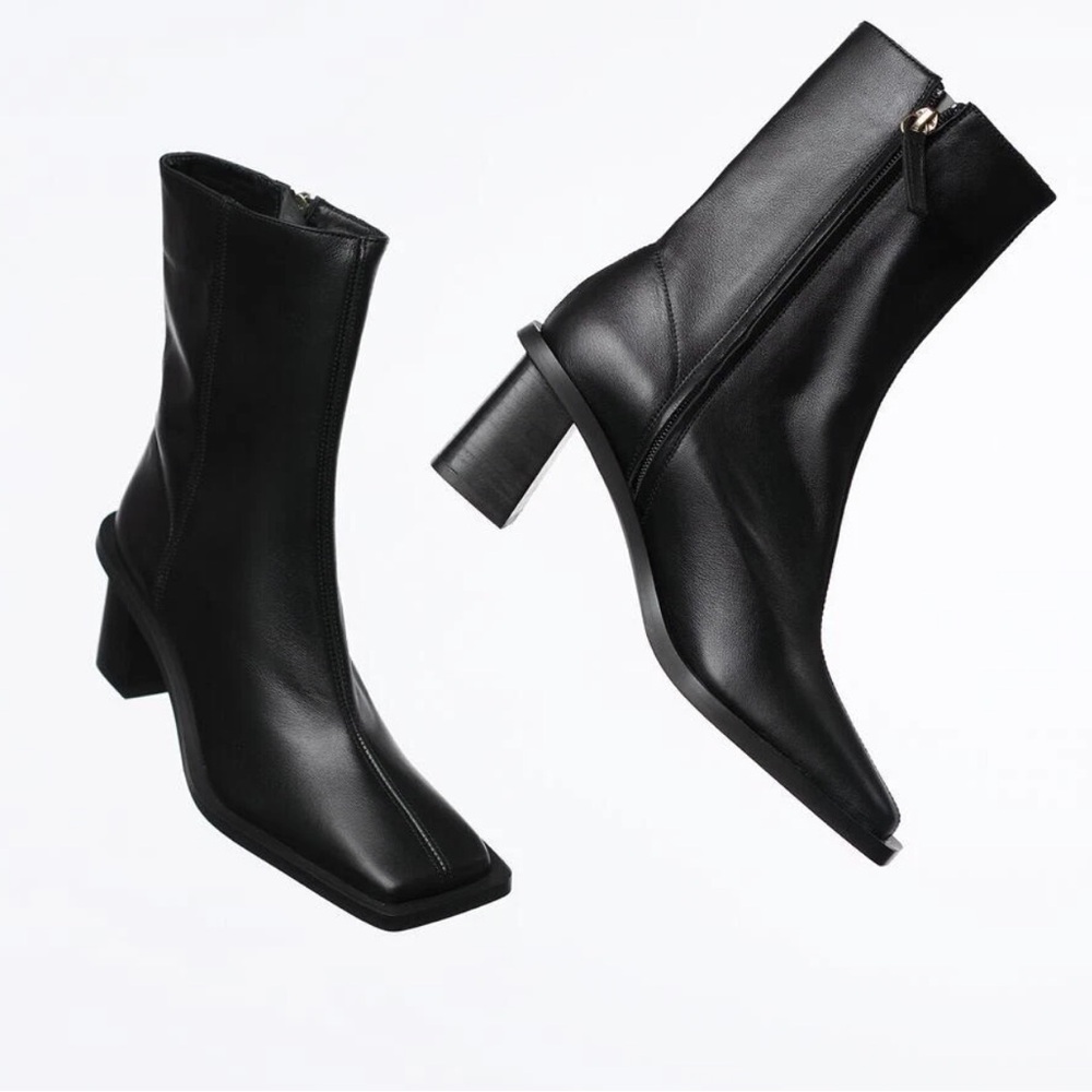 Zara black genuine leather block heel ankle boots Minimal luxe
1213101080039-1 - Picture 8 of 16